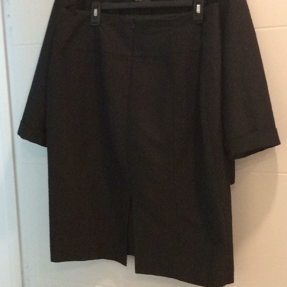 Laurel by Escada Black Set - Picture 14 of 16